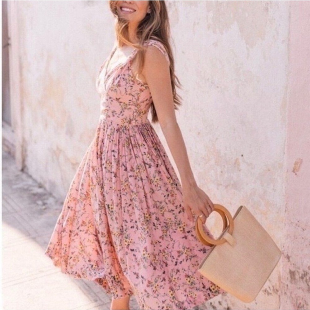 Rare! Precious floral Gal Meets Glam dress.